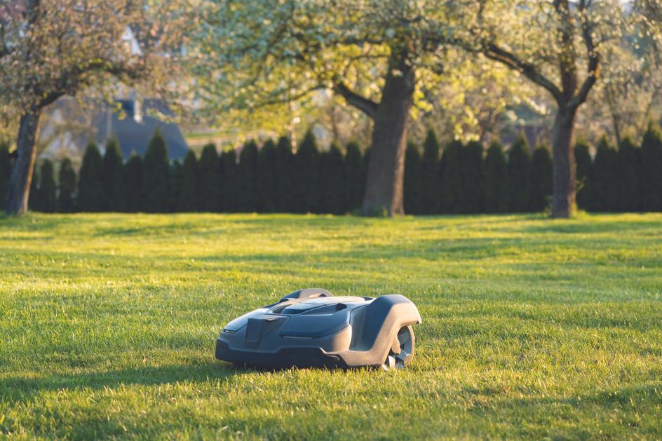 Robotic Lawn Mower Market