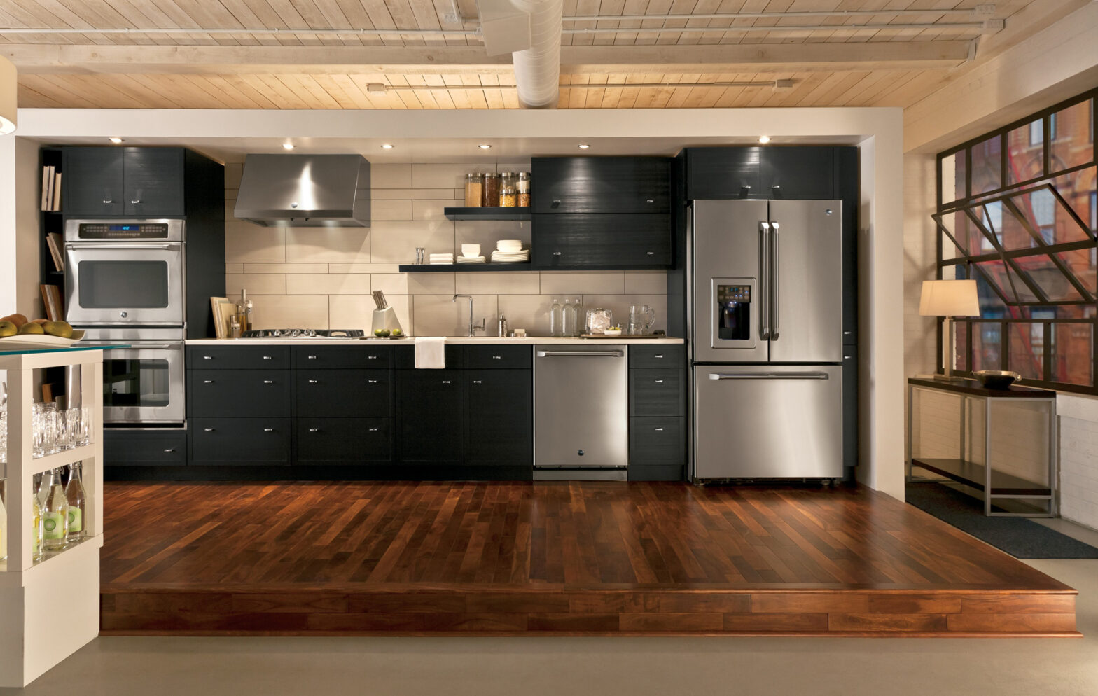 Built-in Large Cooking Appliance Market