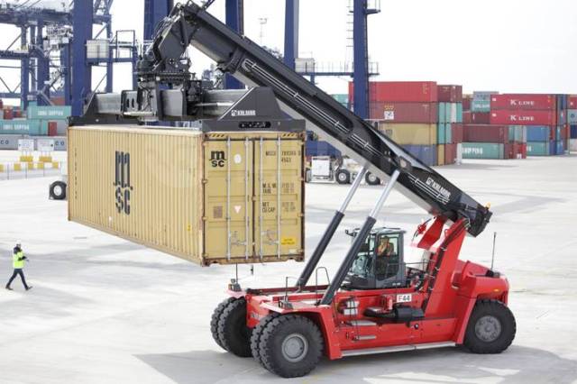 Container Stacking Machine Market